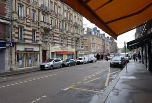 PAS DE PORTE A ROUEN QUARTIER SAINT MARC