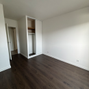 APPARTEMENT AVEC BALCON ET STATIONNEMENT