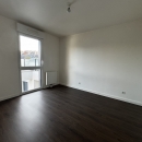 APPARTEMENT AVEC BALCON ET STATIONNEMENT