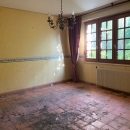 MAISON AVEC PLUS  D'UN HECTARE DE TERRAIN