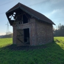 MAISON AVEC PLUS  D'UN HECTARE DE TERRAIN