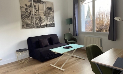 A LOUER studio meublé prox fac de DROIT 