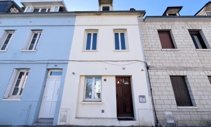 MAISON DE VILLE
