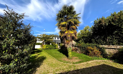 MAISON DE VILLE AVEC JARDIN ET GARAGE