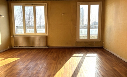 T3 dernier étage vue Seine & Cathédrale