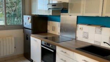 A LOUER APPARTEMENT 2 pièces / proximité clinique St Antoine / limite ROUEN