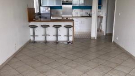 A LOUER APPARTEMENT 2 pièces / proximité clinique St Antoine / limite ROUEN