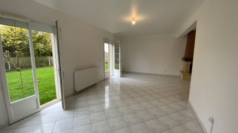 A LOUER maison de 5 pièces prox. CLERES