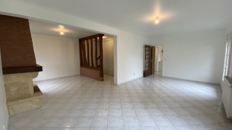 A LOUER maison de 5 pièces prox. CLERES