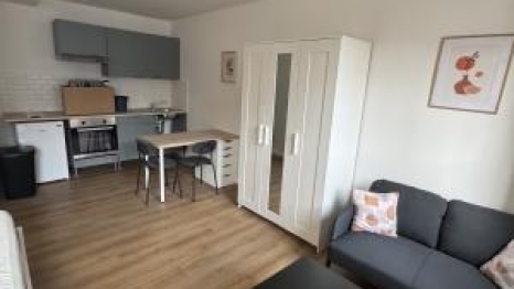 A LOUER STUDIO Meublé / ROUEN Rue Flahaut 1G