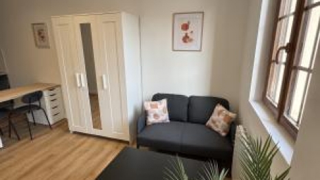A LOUER STUDIO Meublé / ROUEN Rue Flahaut 1G