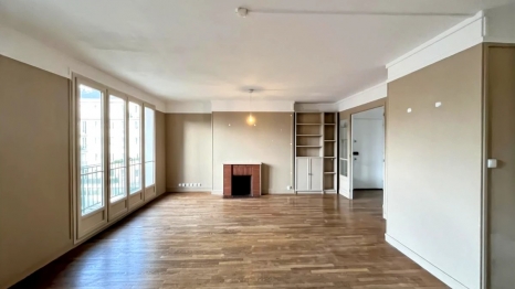 APPARTEMENT AVEC BALCON