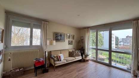 APPARTEMENT AVEC BALCON ET CAVE