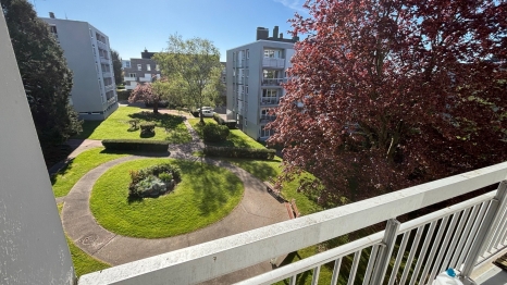 APPARTEMENT AVEC BALCON ET CAVE