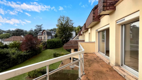 APPARTEMENT AVEC BALCON ET PARKING 