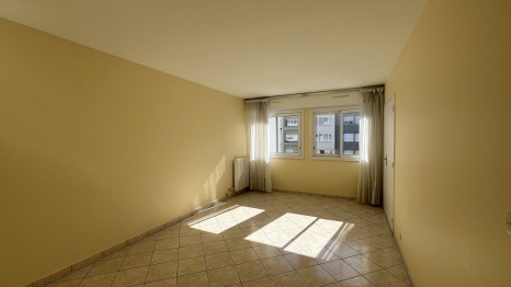 APPARTEMENT AVEC STATIONNEMENT
