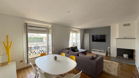 APPARTEMENT TRAVERSANT AVEC VUE DEGAGEE