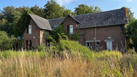 MAISON  FORESTIERE