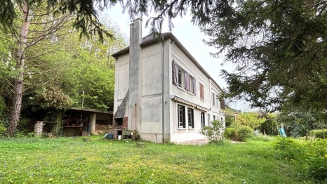 MAISON ANCIENNE DE 180 M² SUR 5900 M² DE TERRAIN