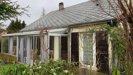 MAISON DE PLAIN-PIED AVEC GARAGE ET JARDIN 