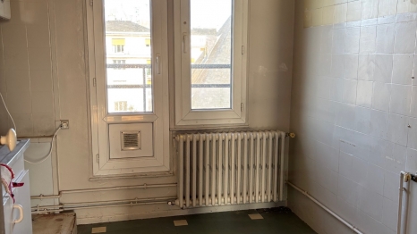 T3 dernier étage vue Seine & Cathédrale